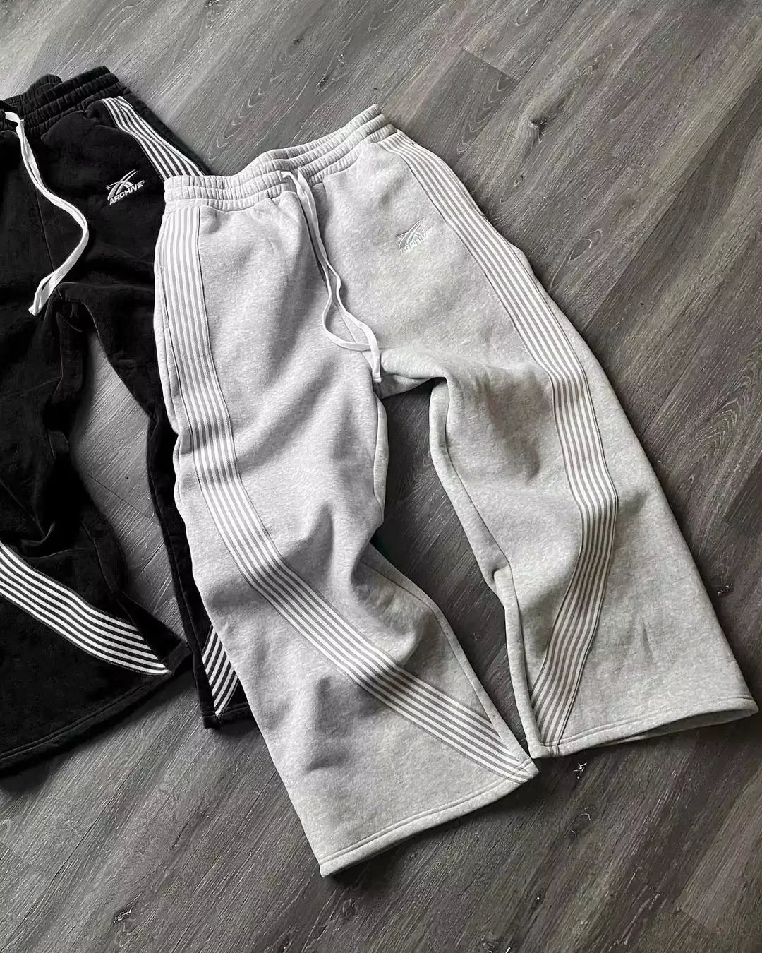 Casual Grey Embroidered Trousers Y2K Running Lace Chandelier Trousers Functional Tactics Camouflage for Men and Women