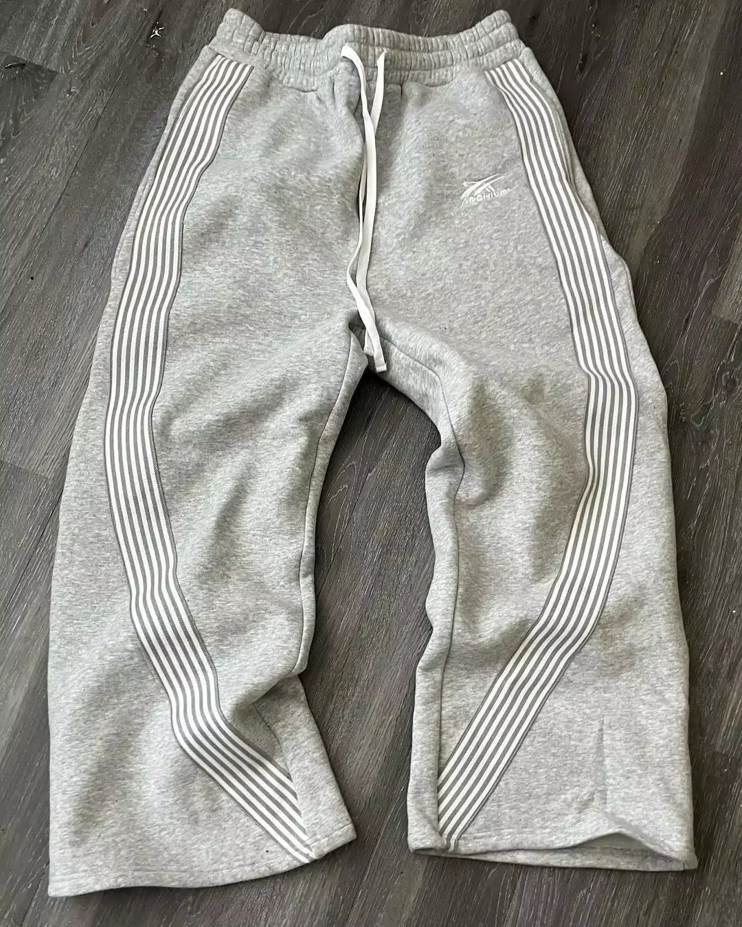 Casual Grey Embroidered Trousers Y2K Running Lace Chandelier Trousers Functional Tactics Camouflage for Men and Women